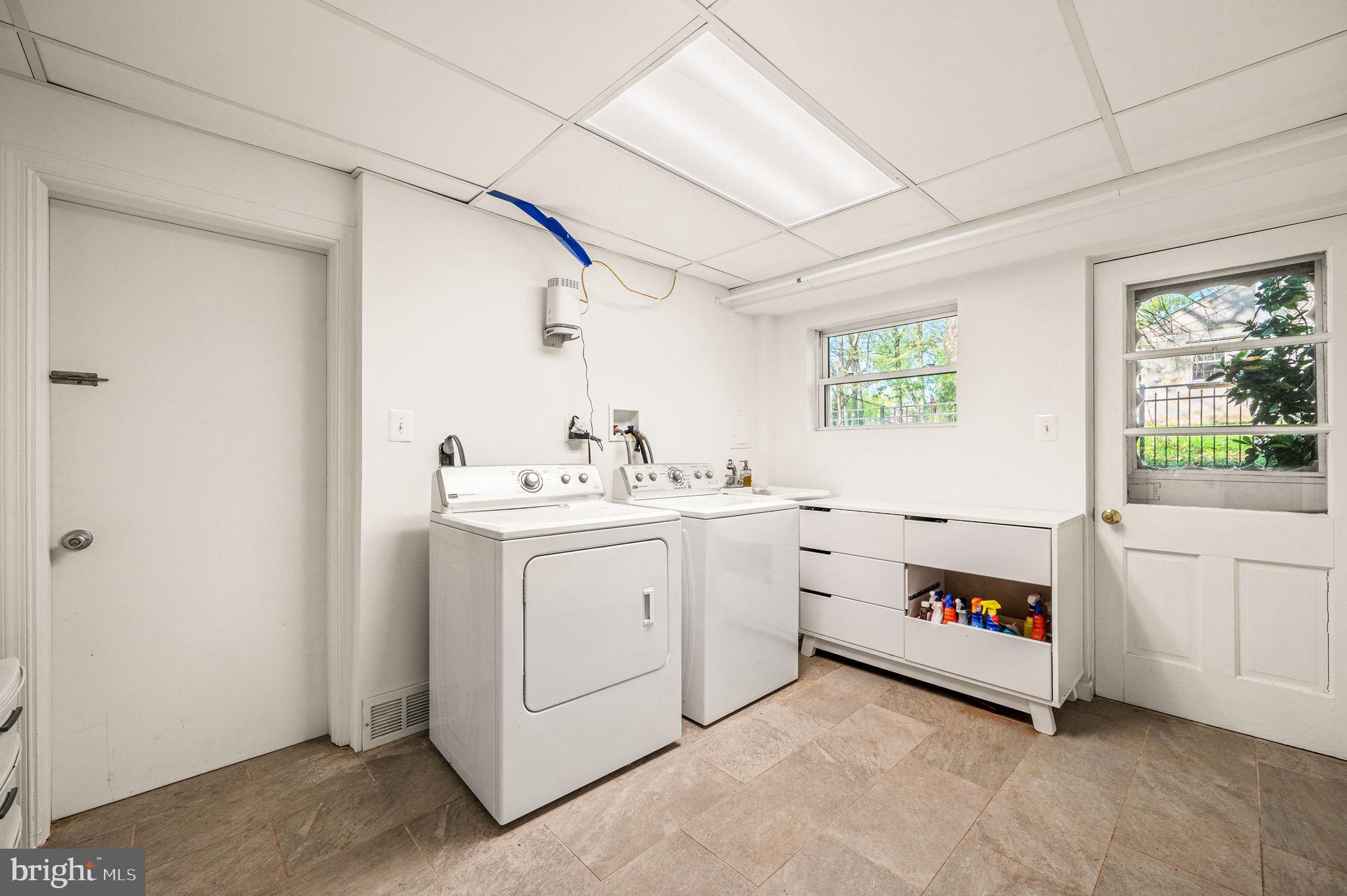 274 Vincent Road Paoli, PA 19301 - Photo 32 of 41 1st Floor Laundry Room