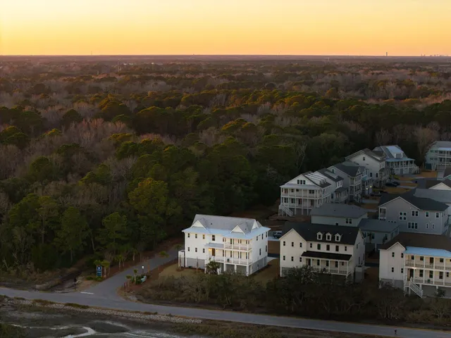 $1,599,990 | 1014 Capersview Court, Awendaw, SC 29429