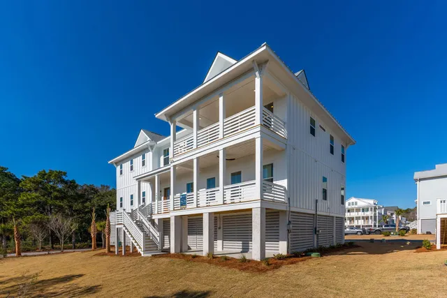 $1,599,990 | 1014 Capersview Court, Awendaw, SC 29429