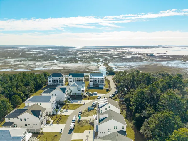 $1,599,990 | 1014 Capersview Court, Awendaw, SC 29429
