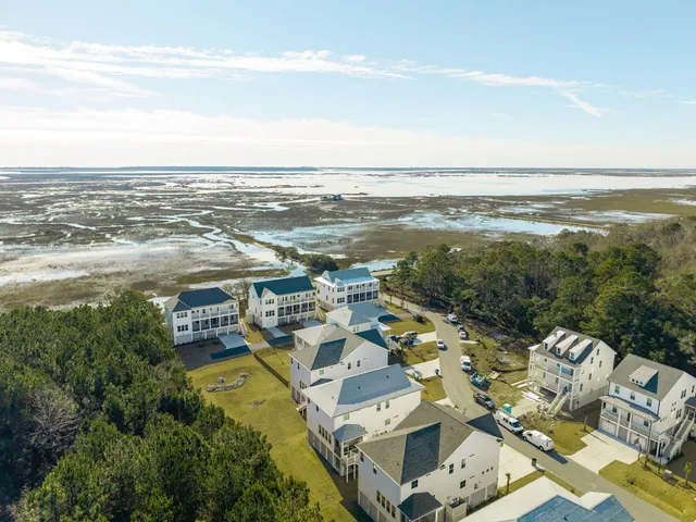 $1,599,990 | 1014 Capersview Court, Awendaw, SC 29429