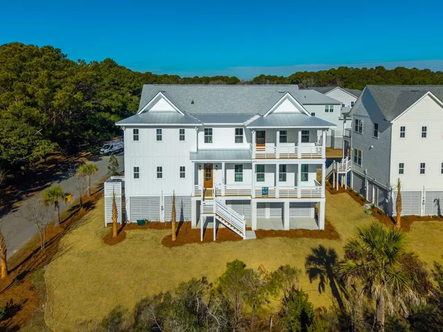 $1,599,990 | 1014 Capersview Court, Awendaw, SC 29429