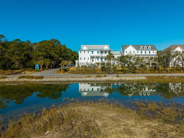 $1,599,990 | 1014 Capersview Court, Awendaw, SC 29429