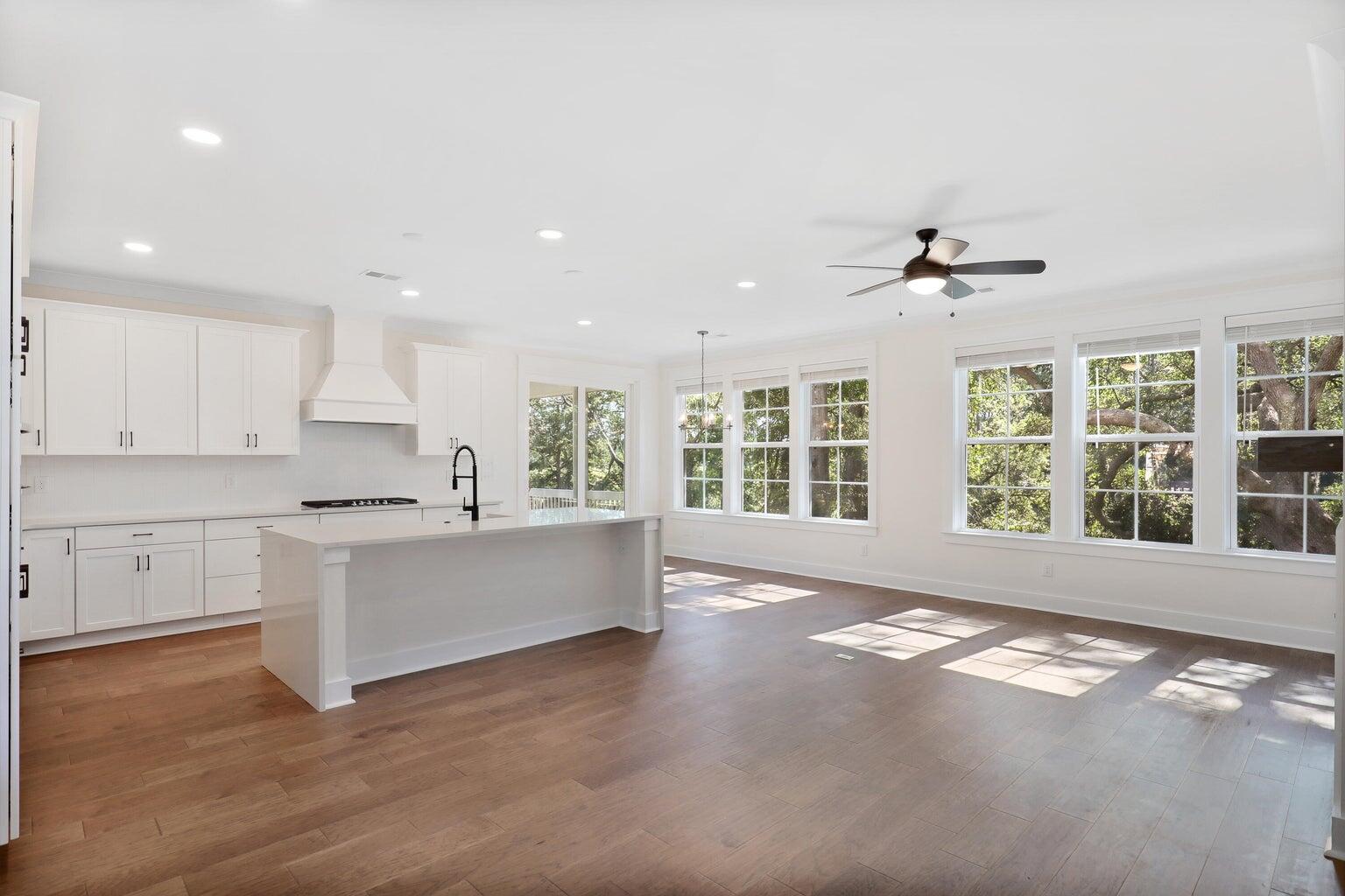 1014 Capersview Court Awendaw, SC 29429 - Photo 4 of 40 20230823175408441687000000-o