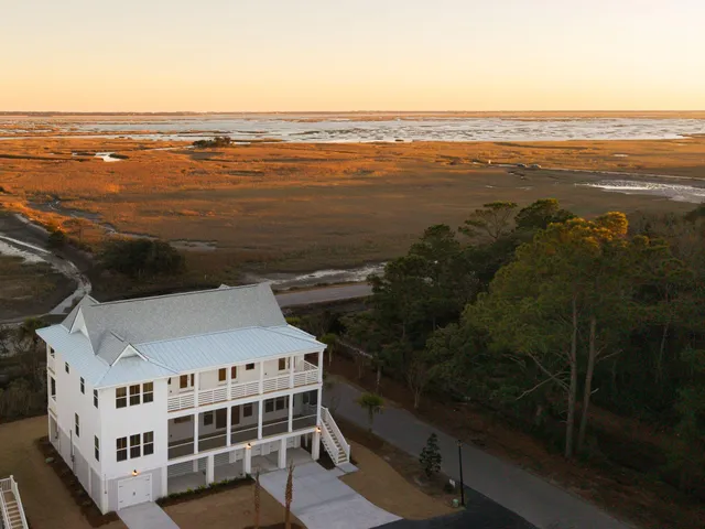 $1,599,990 | 1014 Capersview Court, Awendaw, SC 29429