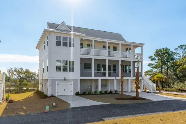 $1,599,990 | 1014 Capersview Court, Awendaw, SC 29429