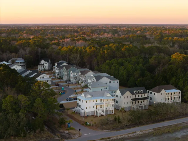 $1,599,990 | 1014 Capersview Court, Awendaw, SC 29429