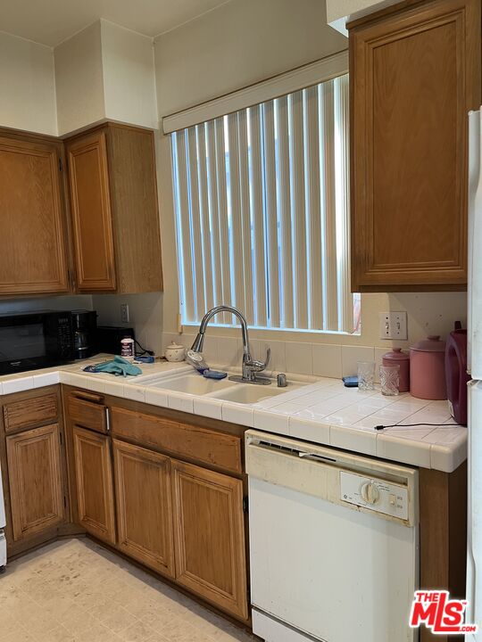39537 June Road Temecula, CA 92591 - Photo 8 of 18 Gallery Image 8