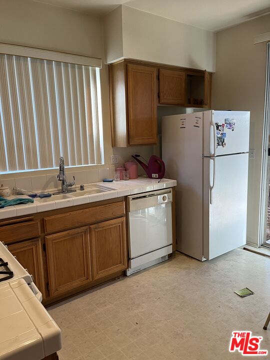 39537 June Road Temecula, CA 92591 - Photo 9 of 18 Gallery Image 9
