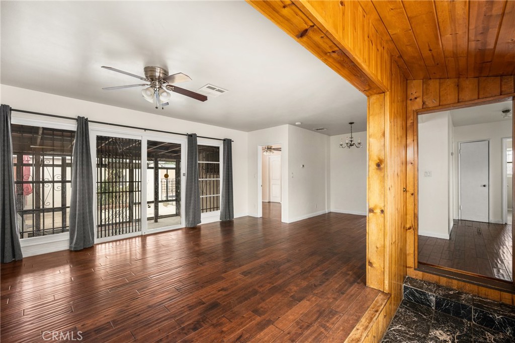 9085 Remick Avenue Arleta, CA 91331 - Photo 11 of 48 Living room with dining area