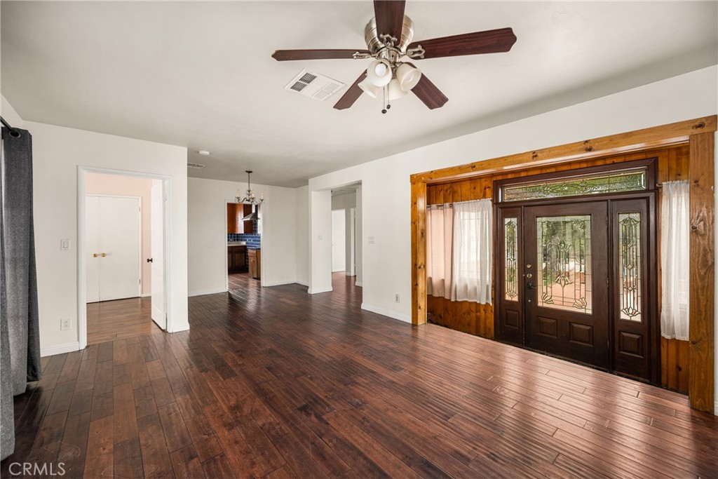 9085 Remick Avenue Arleta, CA 91331 - Photo 13 of 48 Living room with dining area