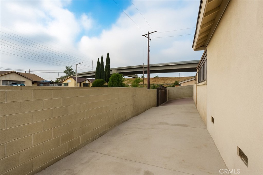 9085 Remick Avenue Arleta, CA 91331 - Photo 44 of 48 Side yard can be used for parking space