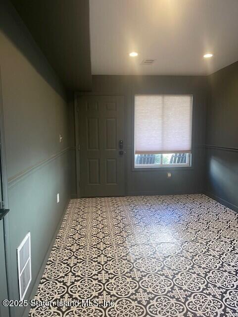 168 Jamie Lane Staten Island, NY 10312 - Photo 11 of 26 thumbnail_IMG_1657