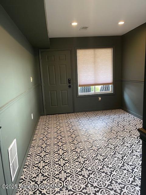 168 Jamie Lane Staten Island, NY 10312 - Photo 14 of 26 a view of empty room