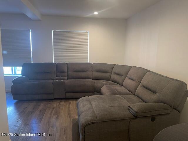 168 Jamie Lane Staten Island, NY 10312 - Photo 5 of 26 thumbnail_IMG_1693