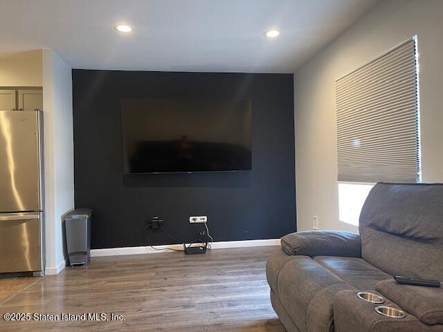 168 Jamie Lane Staten Island, NY 10312 - Photo 8 of 26 IMG_1880