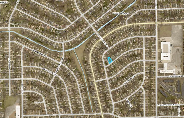 $8,000 | 8272 West Daphne Street, Milwaukee, WI 53223