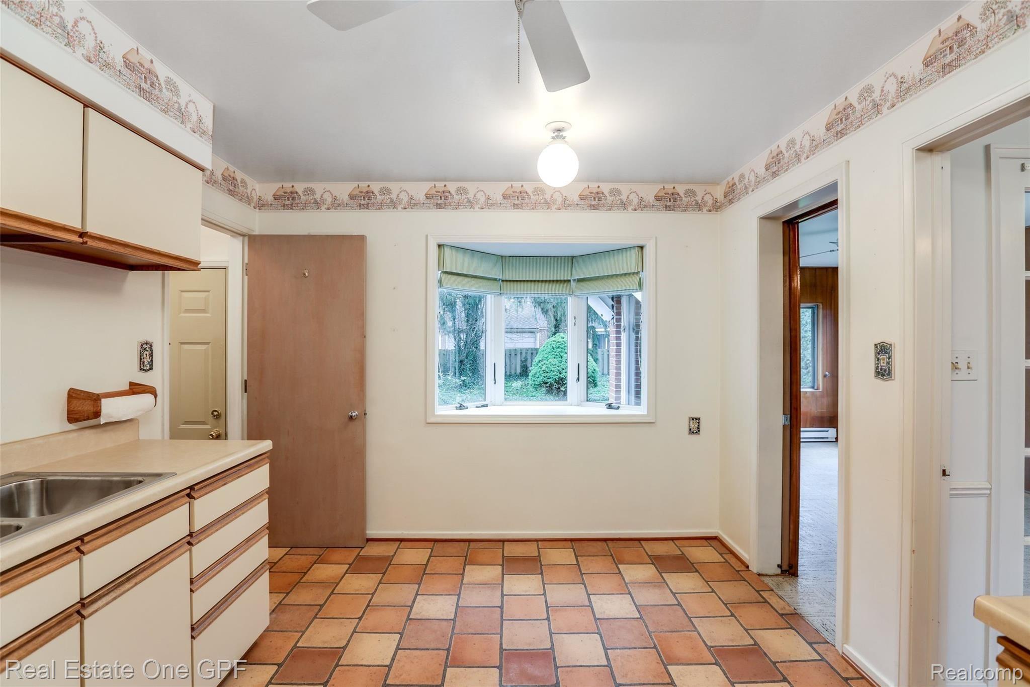 457 Lexington Road Grosse Pointe, MI 48236 - Photo 11 of 26 11-print-457 Lexington Road0010.jpg