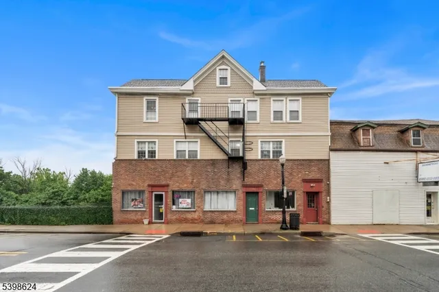$1,700 | 1000 Main Street, Unit 2W, Boonton, NJ 07005