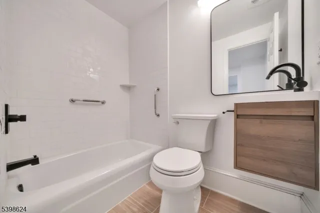 $1,700 | 1000 Main Street, Unit 2W, Boonton, NJ 07005