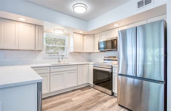 $2,800 | 717 East Gulf Boulevard, Unit 1, Indian Rocks Beach, FL 33785