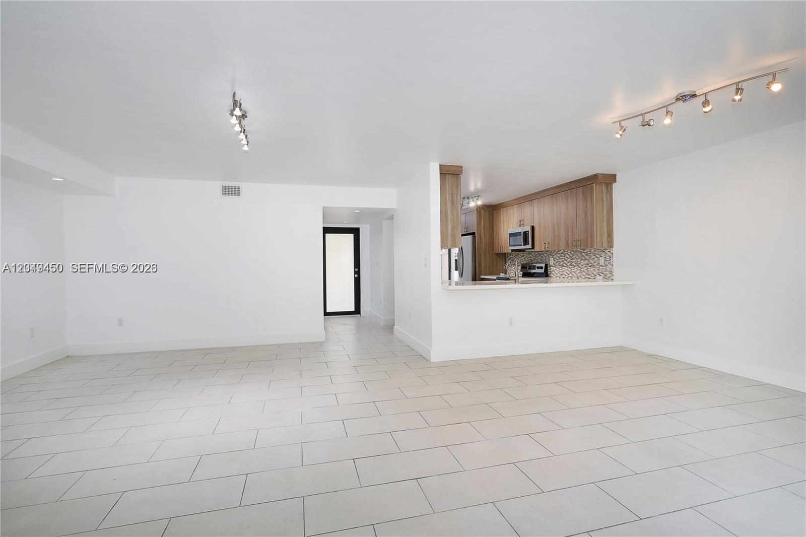 8124 Southwest 87th Terrace Miami, FL 33143 - Photo 13 of 44