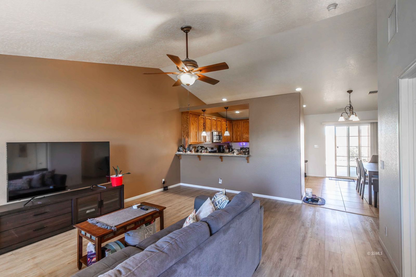 412 South Inyo Street Ridgecrest, CA 93555 - Photo 8 of 31