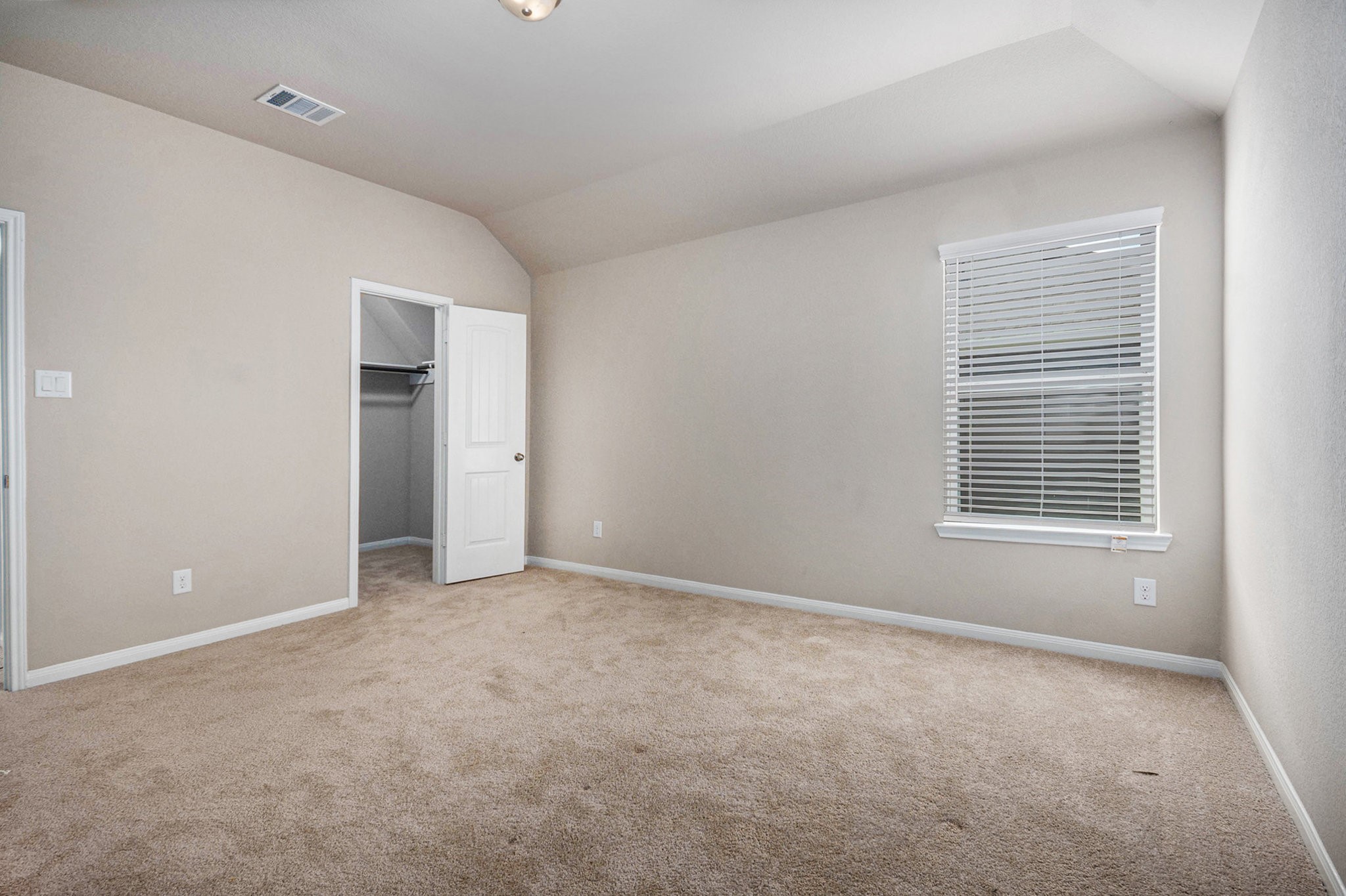 25 Carmel Drive Manvel, TX 77578 - Photo 29 of 50 a view of an empty room with a window
