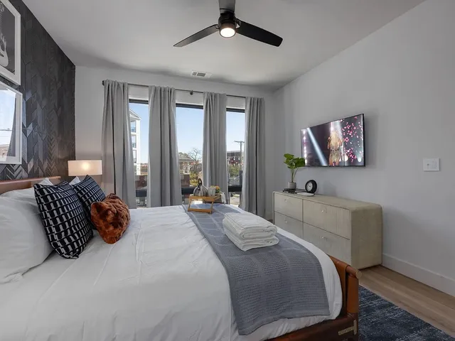 $5,000 | 303 31st Avenue North, Unit 209, Nashville, TN 37203