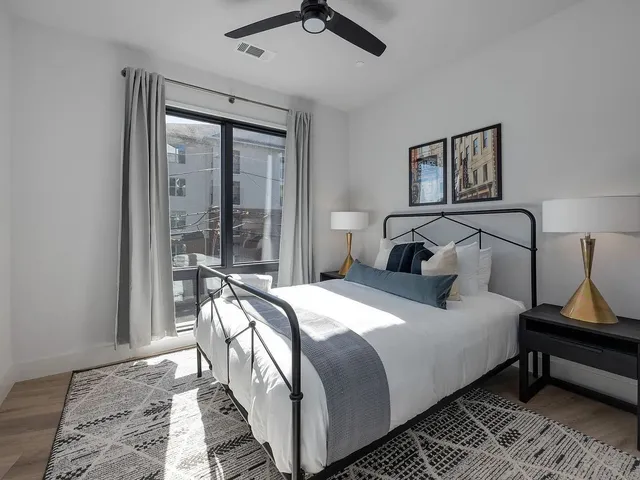 $5,000 | 303 31st Avenue North, Unit 209, Nashville, TN 37203