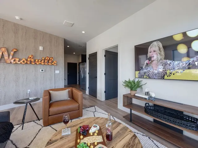 $5,000 | 303 31st Avenue North, Unit 209, Nashville, TN 37203