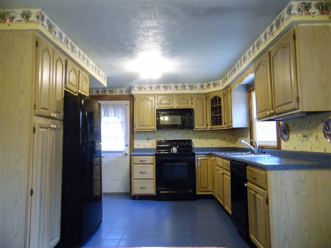 54 West Parish Road Concord, NH 03303 - Photo 3 of 40