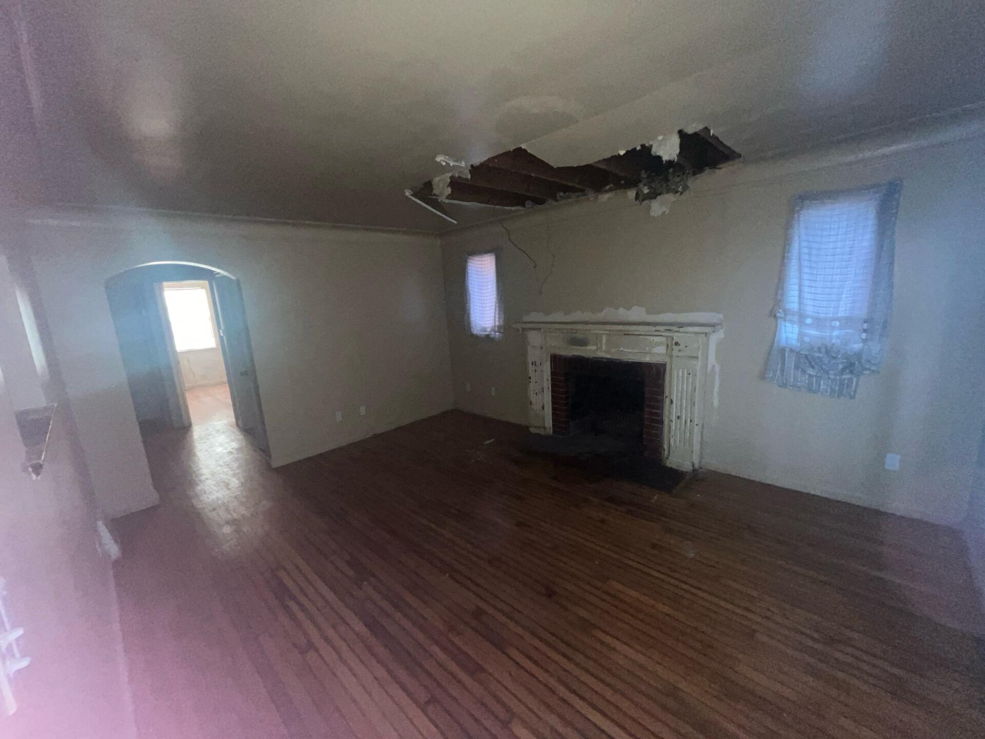 5107 Cadieux Road Detroit, MI 48224 - Photo 3 of 19 02