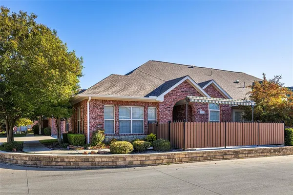 $498,000 | 3200 Rosemeade Drive, Unit 813, Fort Worth, TX 76116