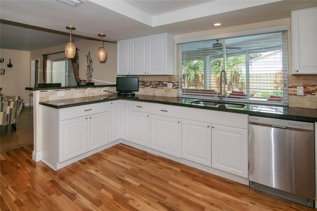 8591 Gatehouse Road Plantation, FL 33324 - Photo 9 of 28 Photo 9