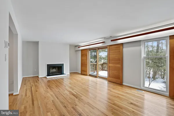 $3,200 | 1644 Wainwright Drive, Reston, VA 20190