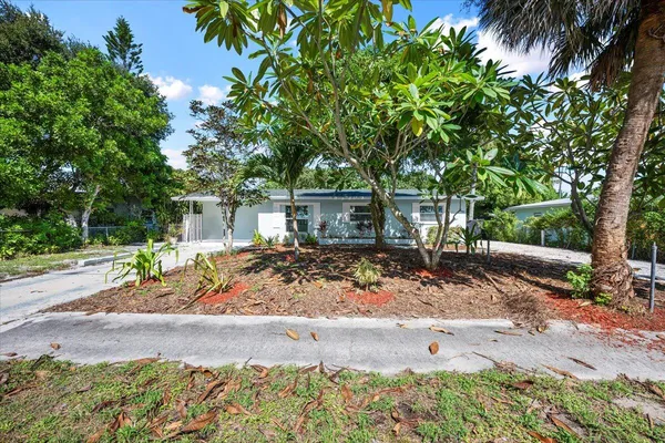 $345,000 | 905 Southeast 10th Street, Stuart, FL 34994