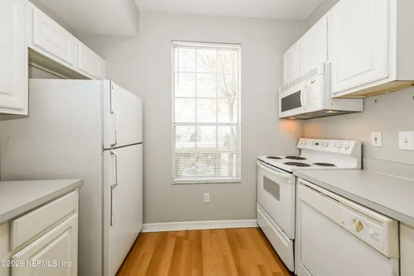 $1,300 | 13700 Richmond Park Drive North, Unit 301, Jacksonville, FL 32224
