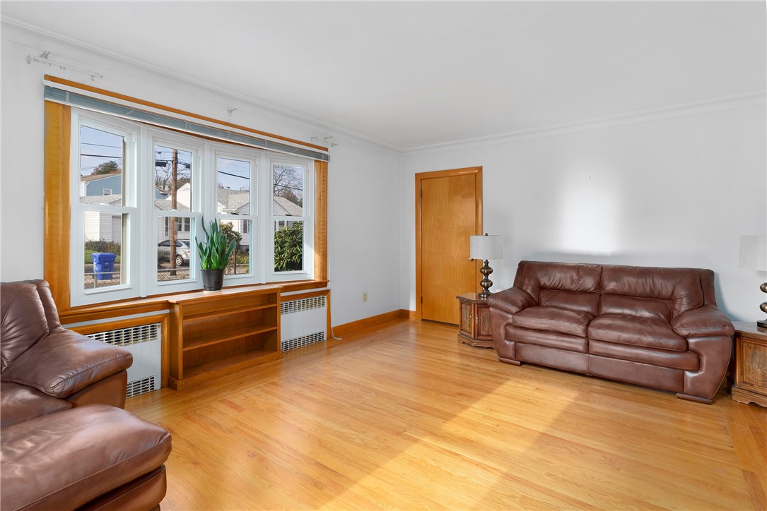 86 Fillmore Street Pawtucket, RI 02860 - Photo 4 of 40 Gallery Image 4