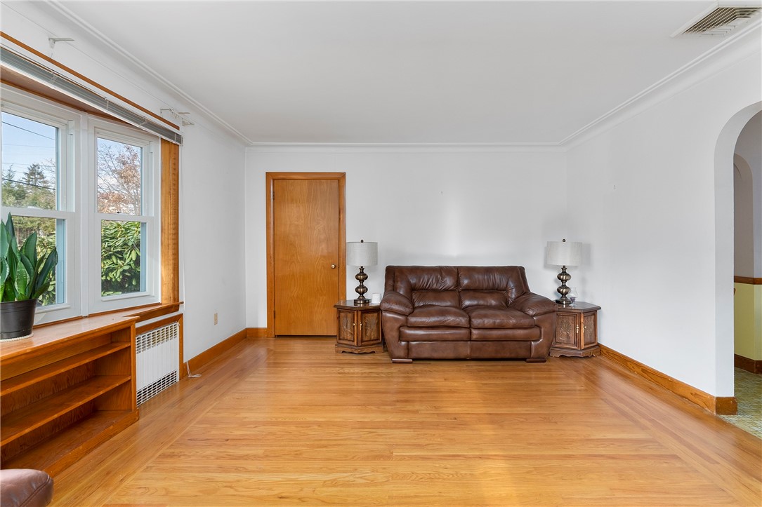 86 Fillmore Street Pawtucket, RI 02860 - Photo 5 of 40 Gallery Image 5