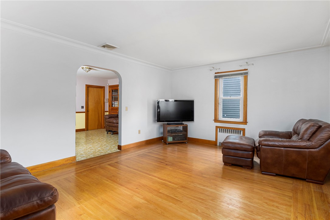 86 Fillmore Street Pawtucket, RI 02860 - Photo 6 of 40 Gallery Image 6