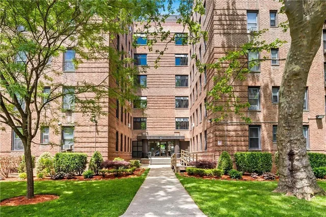 $212,000 | 2251 Knapp Street, Unit 1A | Sheepshead Bay