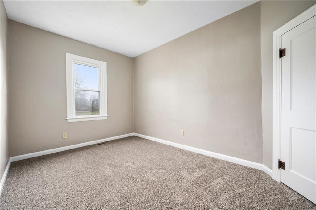 2404 Valley Grove Road Anderson, IN 46017 - Photo 13 of 21