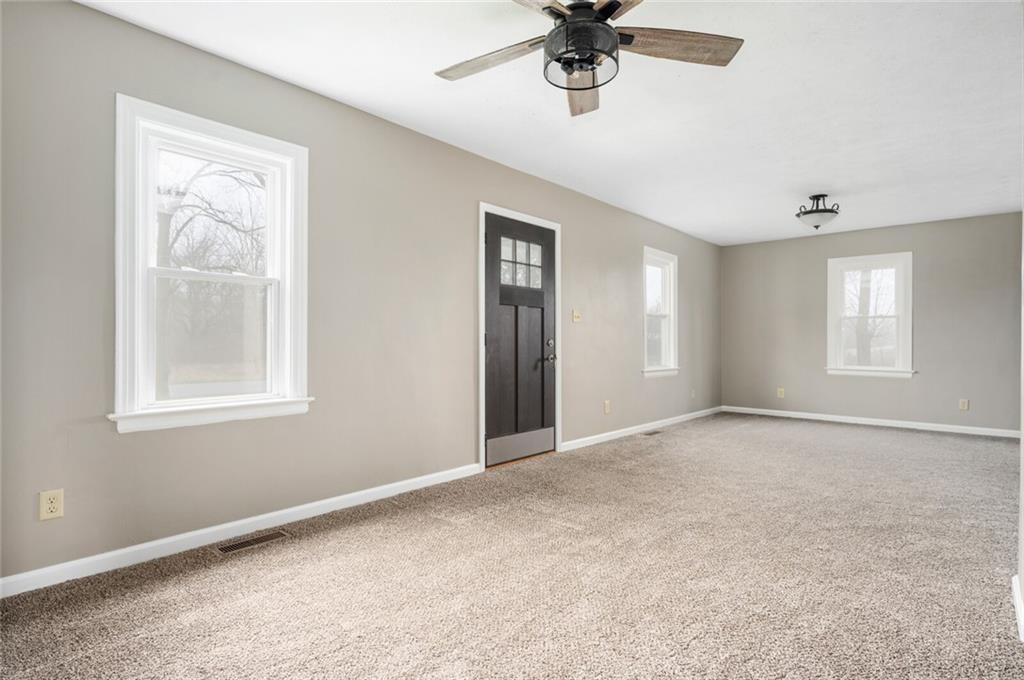 2404 Valley Grove Road Anderson, IN 46017 - Photo 5 of 21