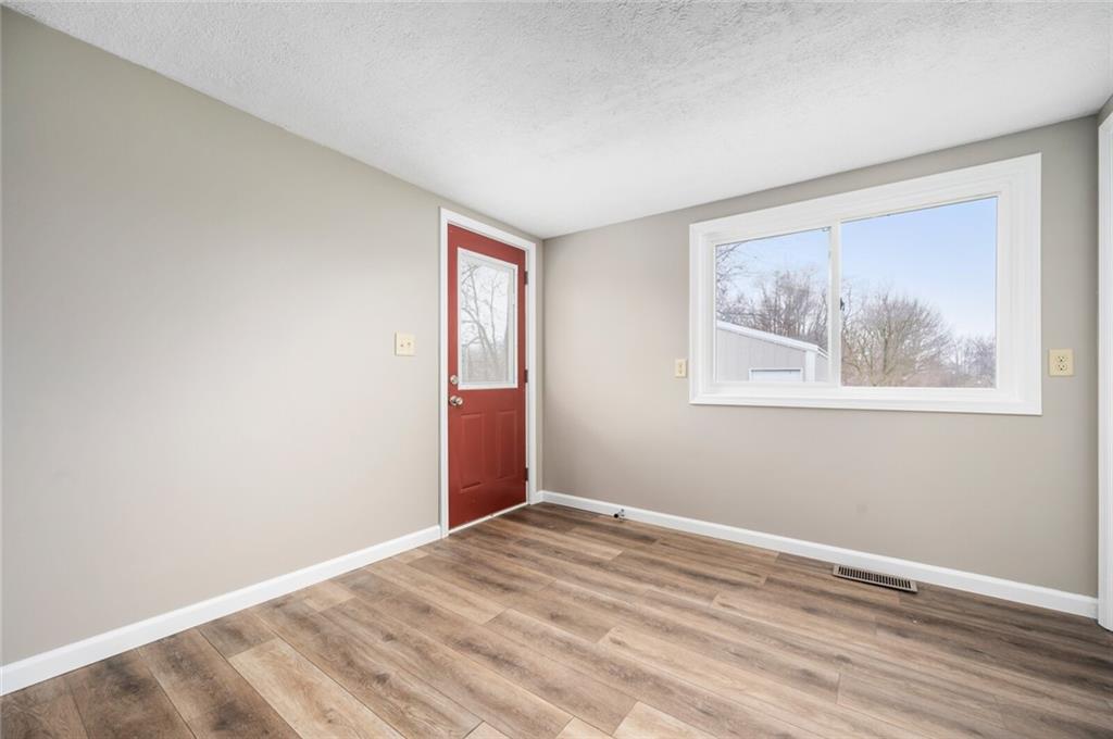 2404 Valley Grove Road Anderson, IN 46017 - Photo 10 of 21