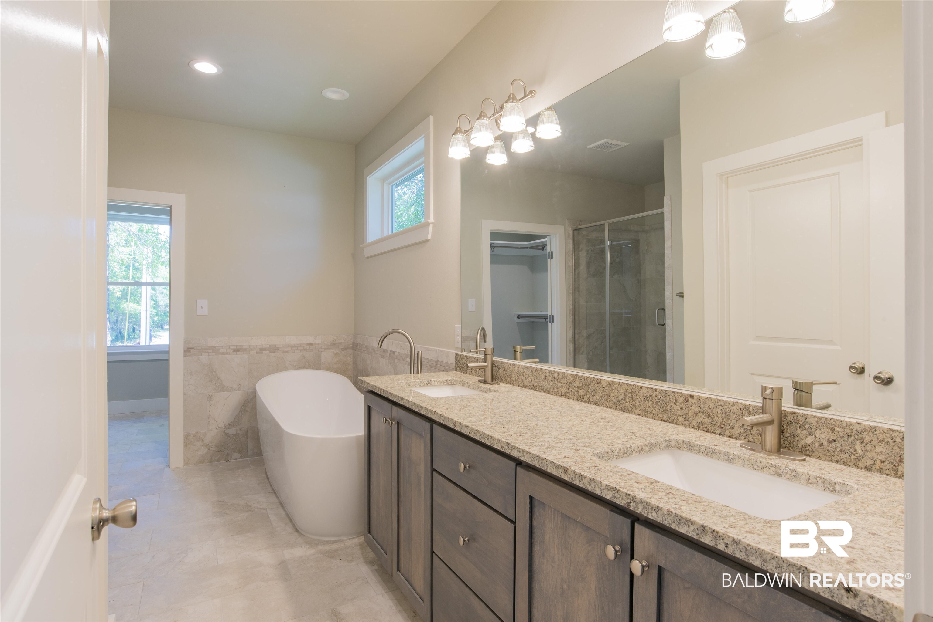 28832 Sampson Avenue Orange Beach, AL 36561 - Photo 9 of 42