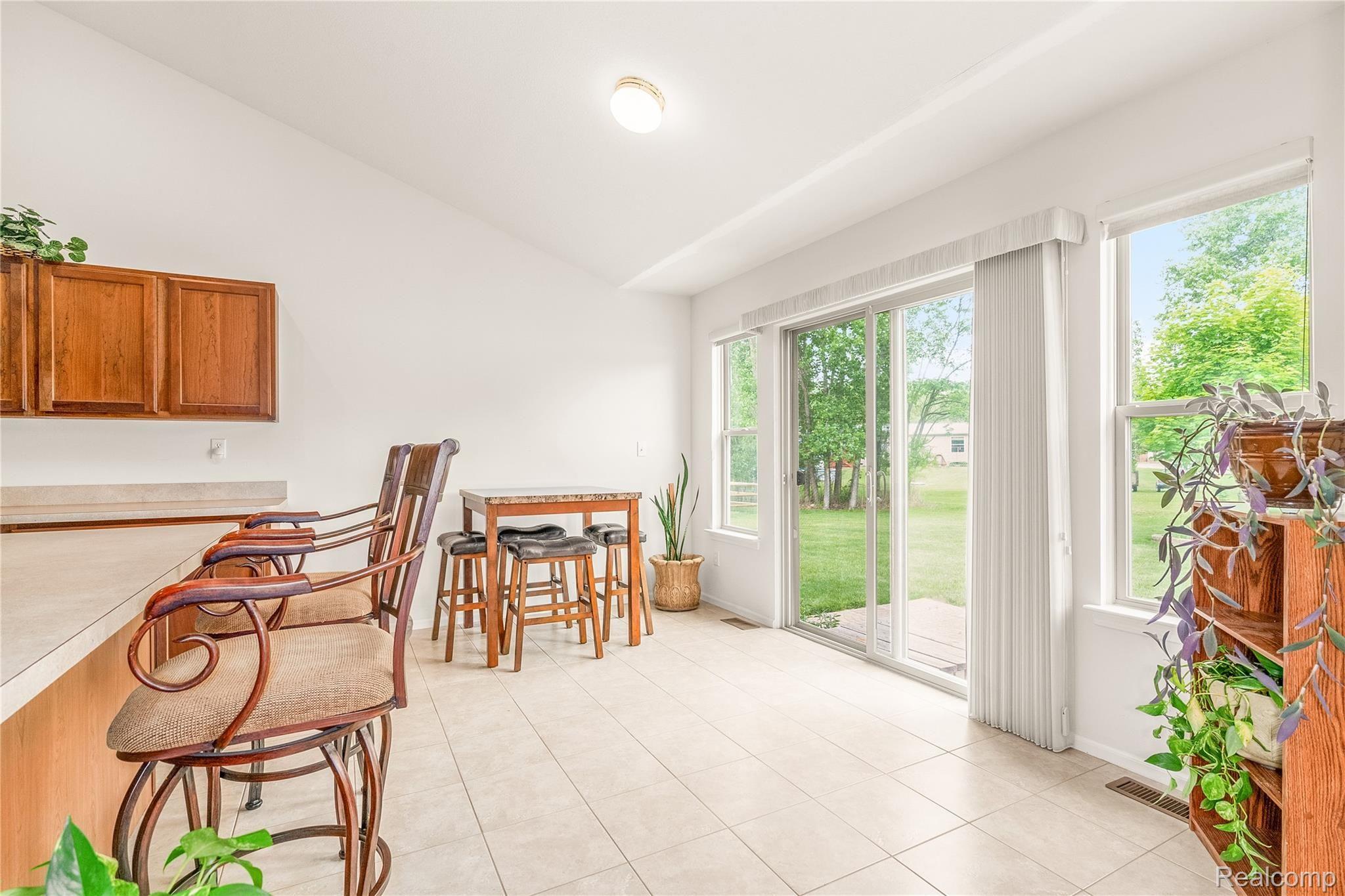109 Rabbit Run Road Carleton, MI 48117 - Photo 11 of 42 109 Rabbit Run-9951.jpg