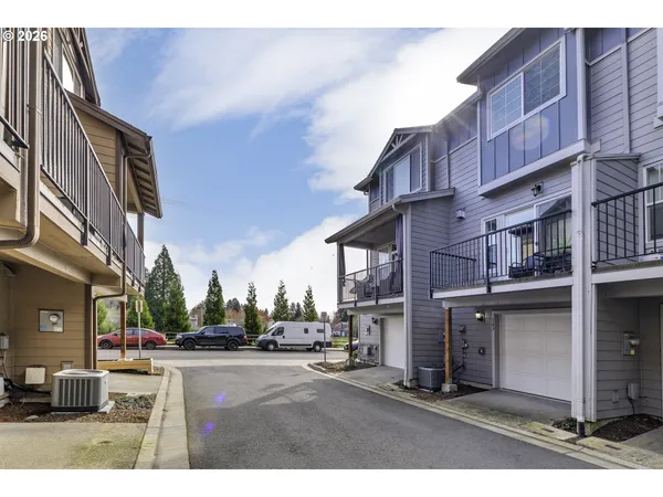 $374,900 | 187 Northeast 80th Avenue, Hillsboro, OR 97006