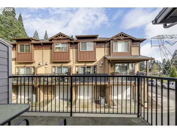 $374,900 | 187 Northeast 80th Avenue, Hillsboro, OR 97006