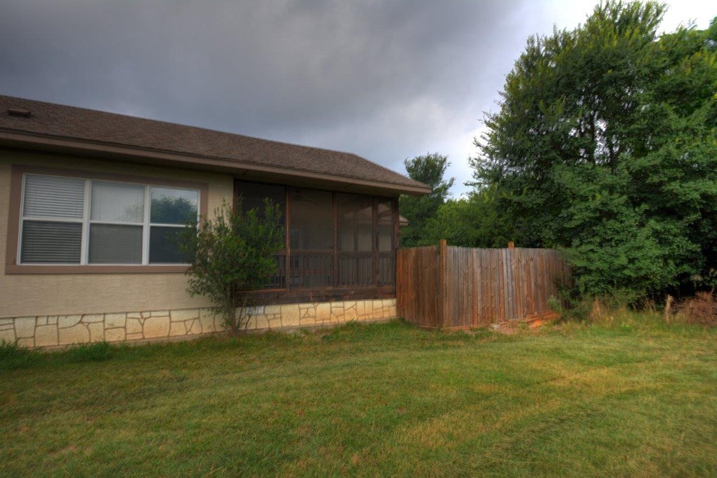 659 B Town Creek Road Kerrville, TX 78028 - Photo 7 of 26